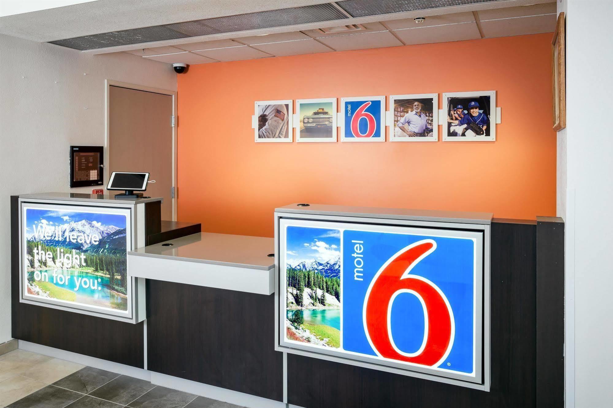 โมเต็ล 6 แองเคอเรจ - มิดทาวน์ ภายนอก รูปภาพ